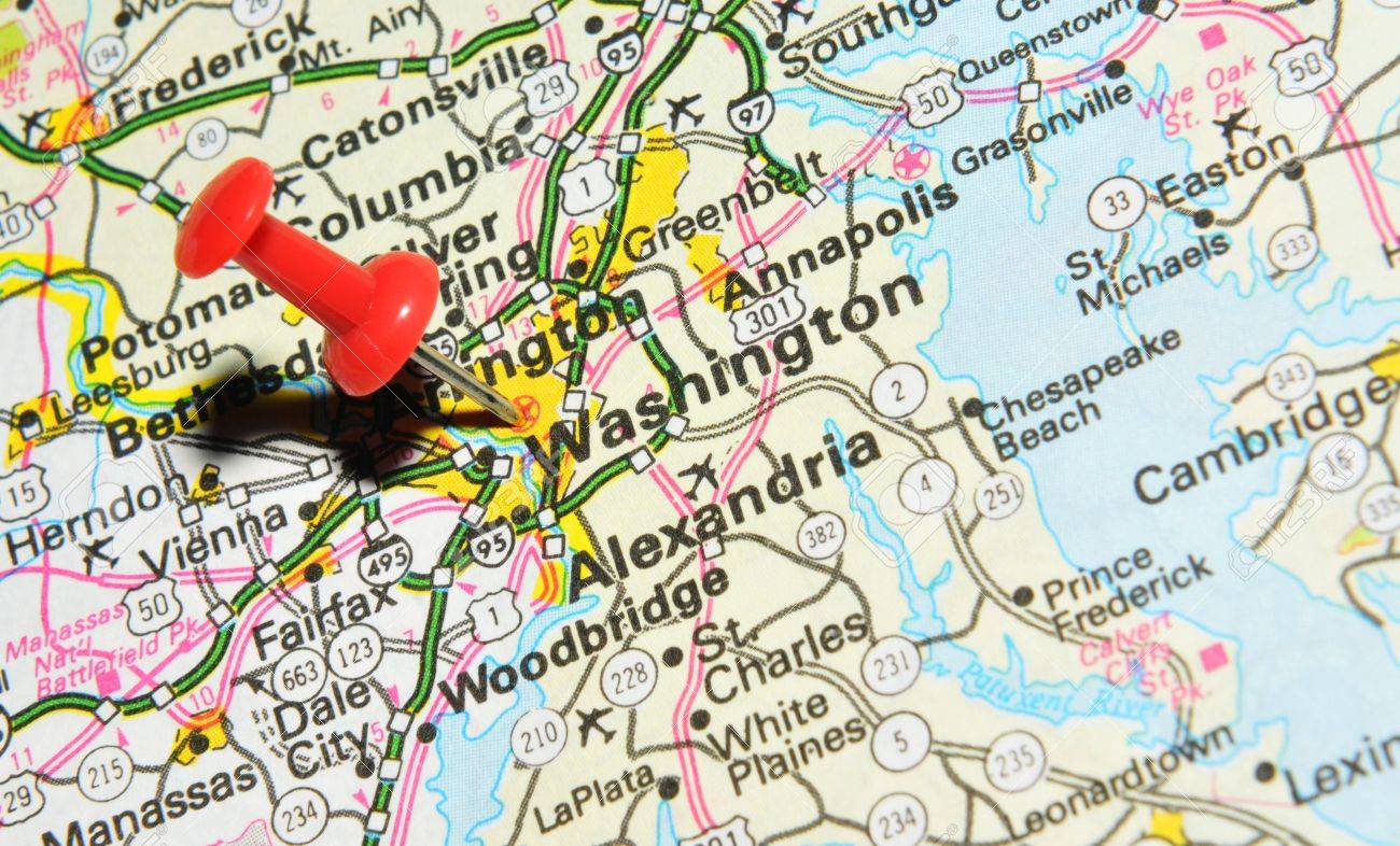 Londres Royaume Uni 13 Juin 12 Washington Dc Ville Marquee Avec Punaise Rouge Sur La Carte Des Etats Unis Banque D Images Et Photos Libres De Droits Image