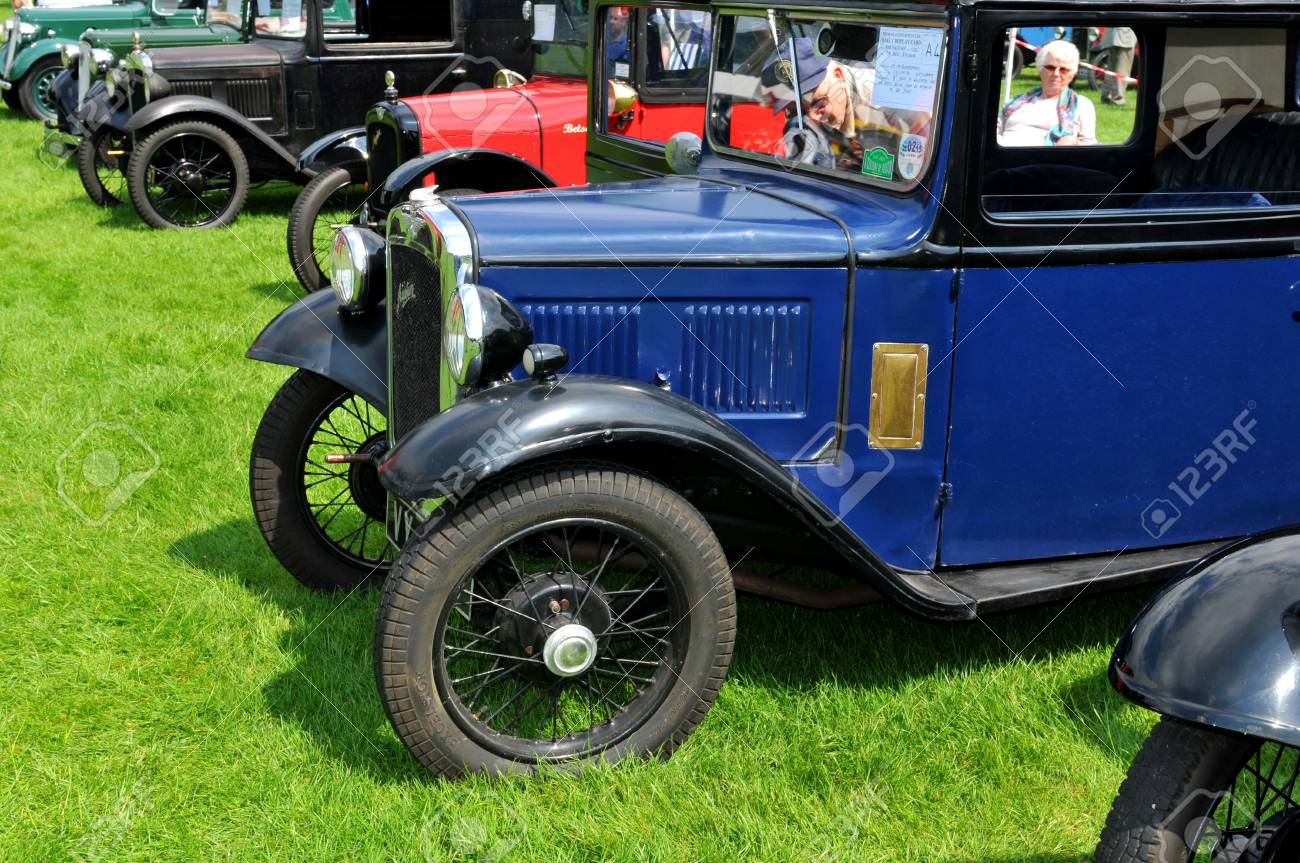 Nottingham Royaume Uni 1 Juin 2014 Austin Voiture Retro Affichee A La Foire De Voitures Anciennes A Nottingham En Angleterre Banque D Images Et Photos Libres De Droits Image 43352978