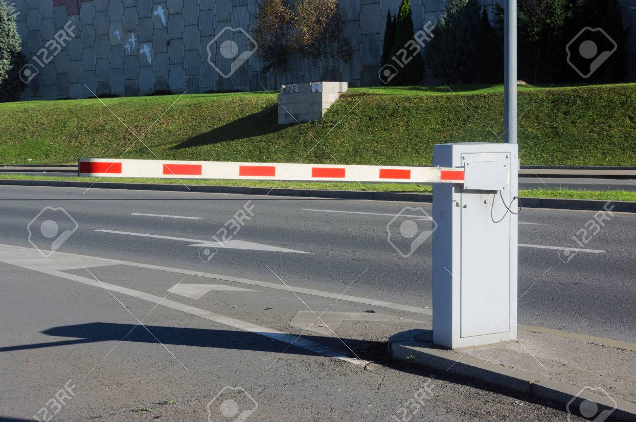 3 Legged Amovible Voiture barrière de sécurité Post Parking Drive Industrial de verrouillage 3 Legged Amovible Voiture barrière de sécurité Post Parking Drive Industrial de verrouillage