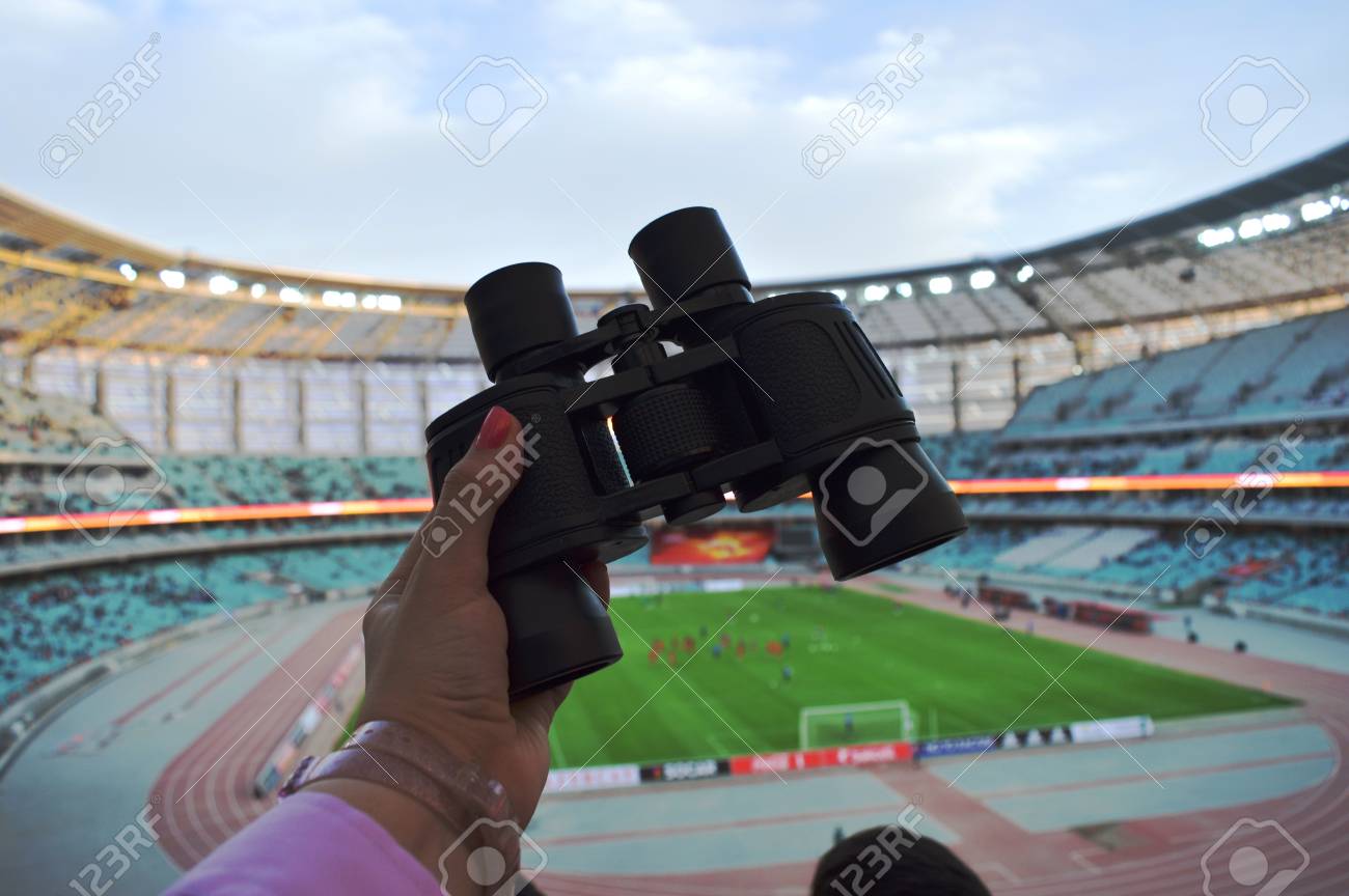 Stadium binoculars 2025