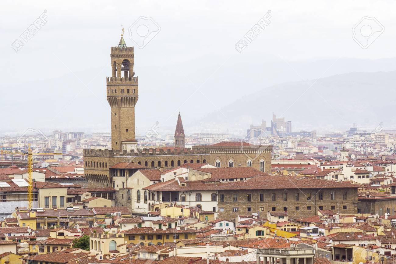 バルジェロ美術館 パラッツォ デル バルジェロ美術館とも呼ばれる Museo ナツィオナーレ デル バルジェッロやポポロ トスカーナ イタリア フィレンツェのビュー の写真素材 画像素材 Image