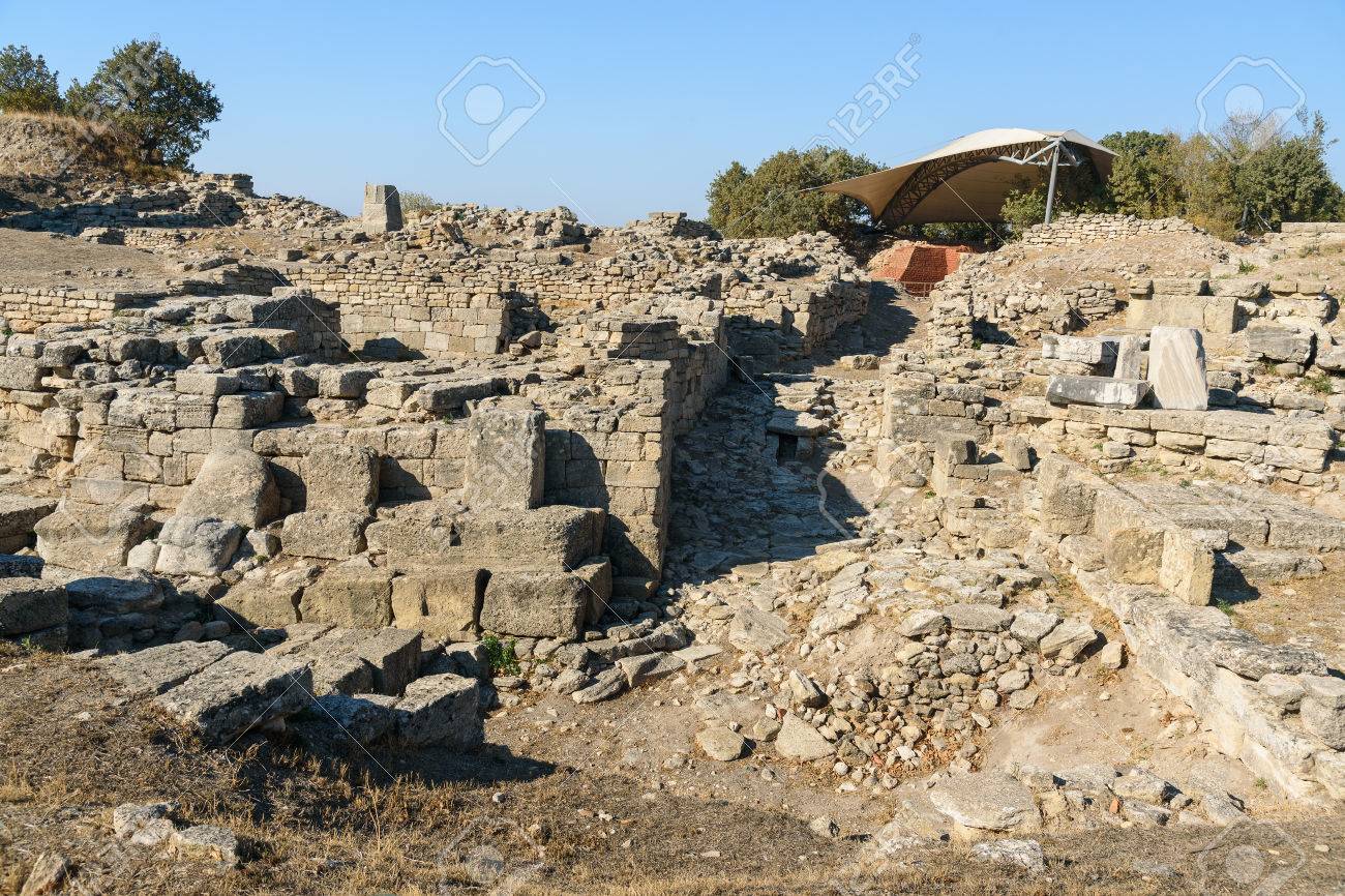 Ruinas De La Puerta Sur En La Antigua Ciudad De Troya Provincia De Canakkale Turquia Fotos Retratos Imagenes Y Fotografia De Archivo Libres De Derecho Image 79756622