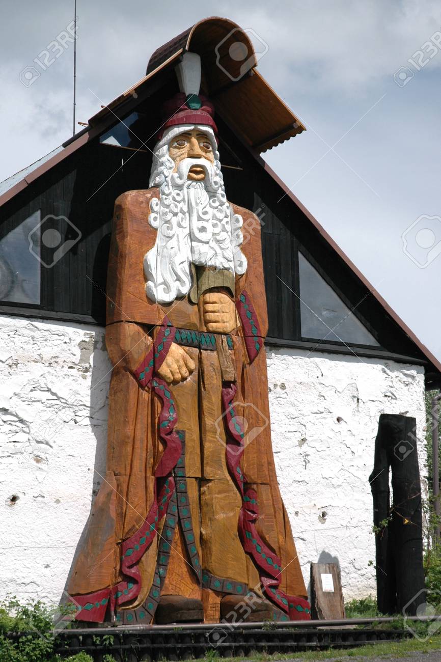 La Gran Decoracion De La Talla En Madera En La Pared De La Casa