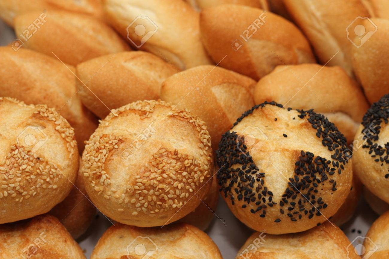カイザー ロール ゴマとケシの実パン レストラン の写真素材 画像素材 Image