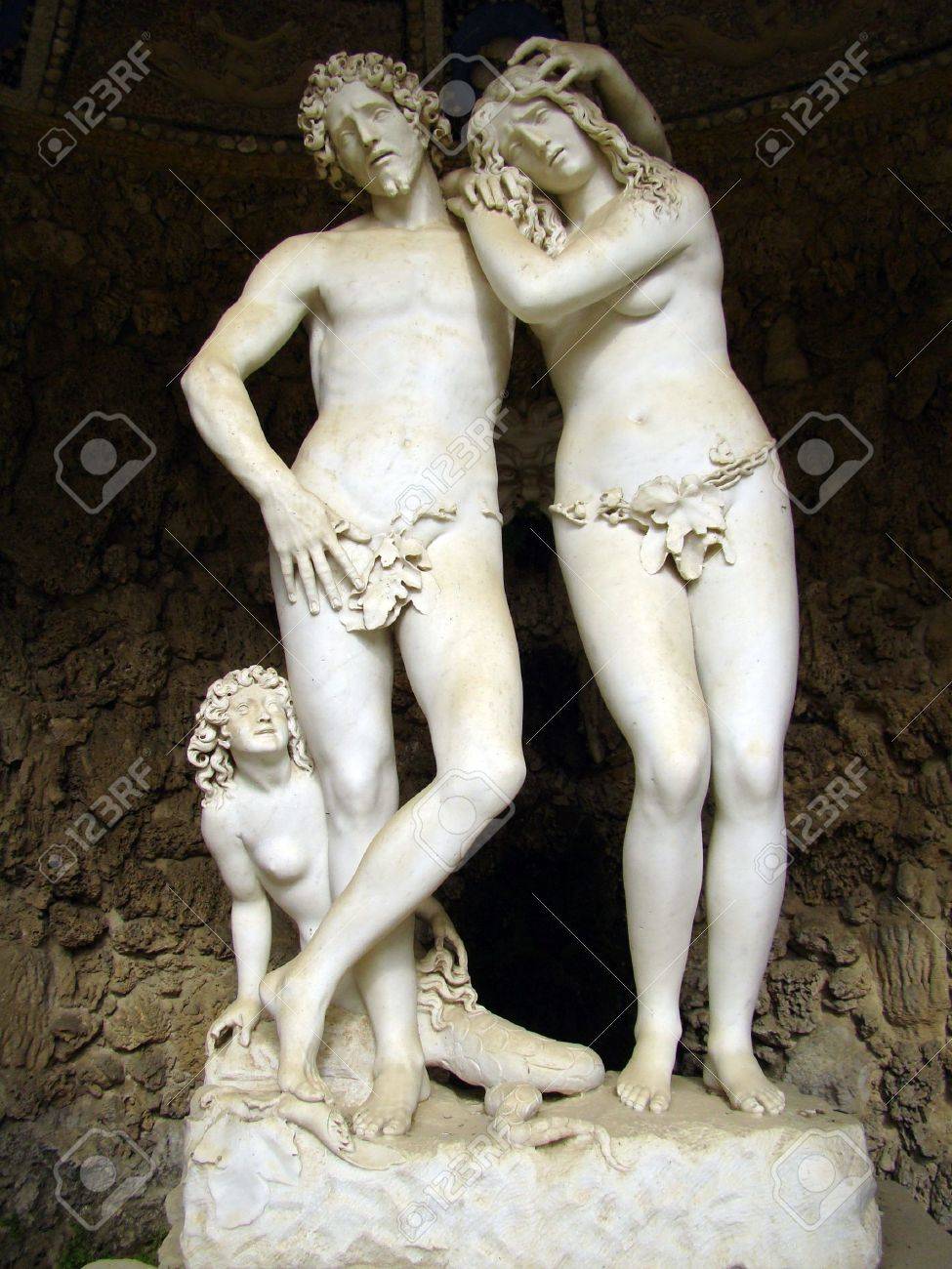 フィレンツェにおけるアダムとイブ の写真素材 画像素材 Image