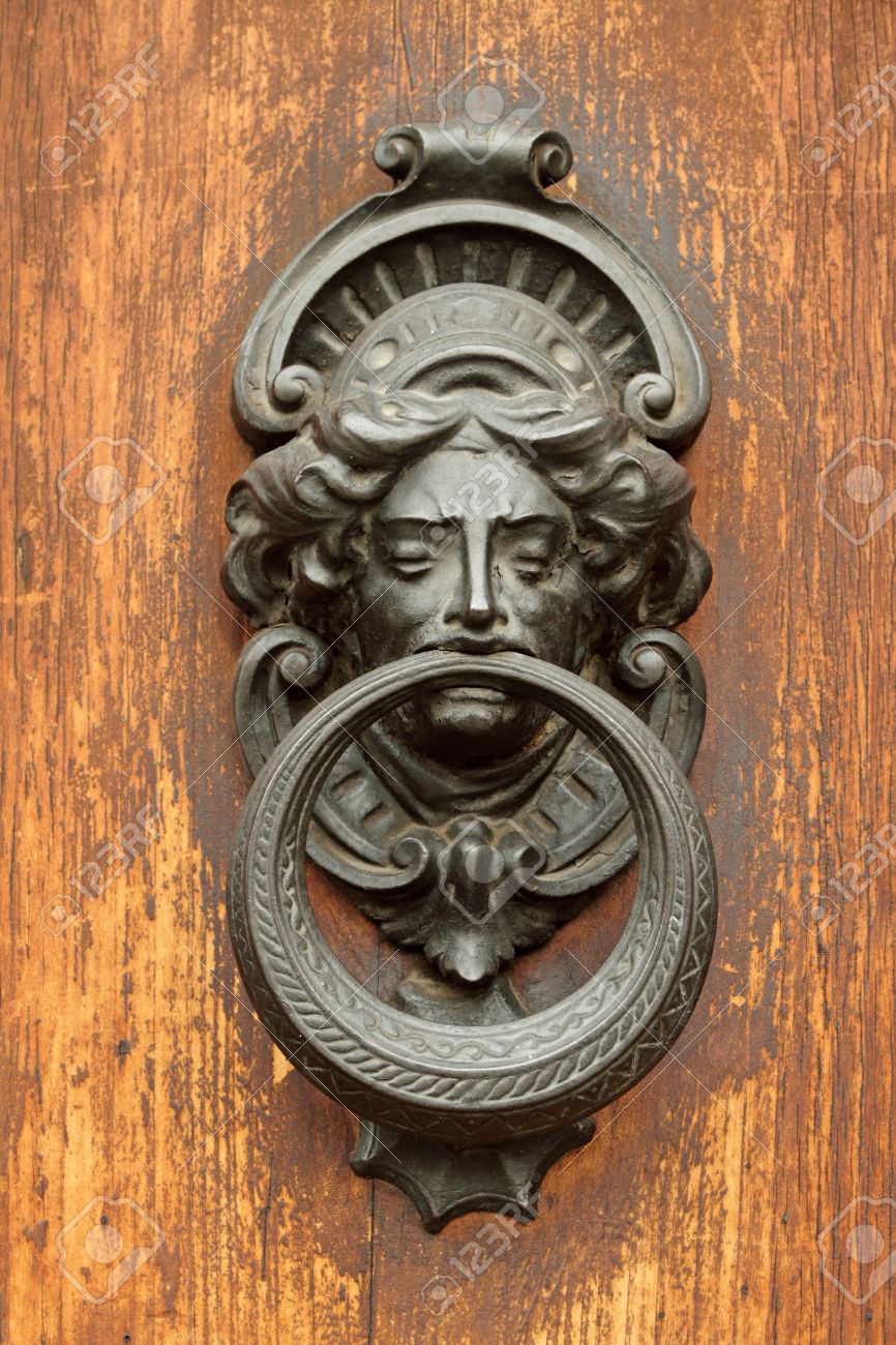 Vintage Door Knocker In Tuscany, Italy, Europe Stock Photo, Picture vintage door knocker in Tuscany, Italy, Europe Stock Photo - 12839269 - Vintage Door Knocker In Tuscany, Italy, Europe Stock Photo, Picture
