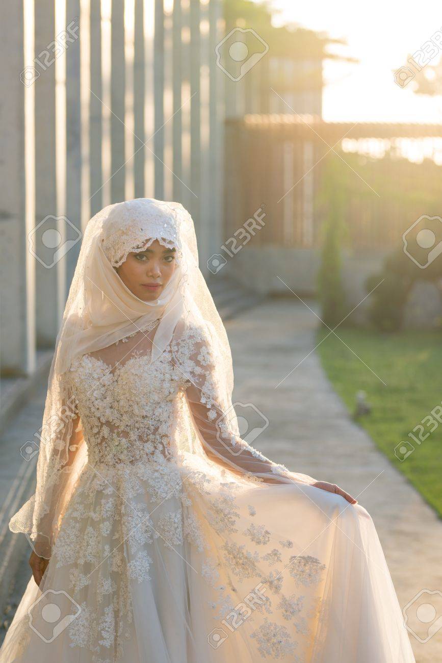 white wedding hijab