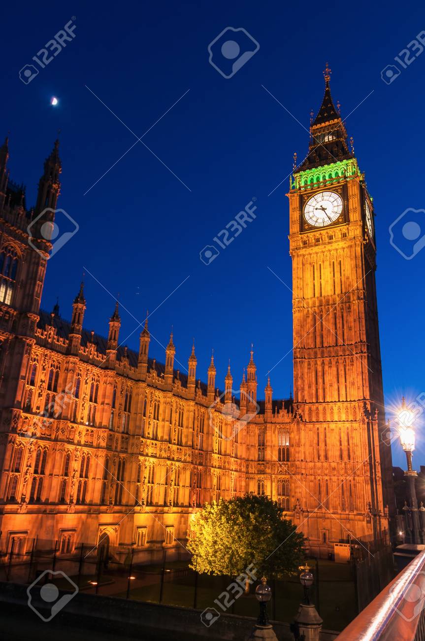 ビッグ ベン 有名な時計塔の家ロンドンの議会の夜 イギリス の写真素材 画像素材 Image ビッグ ベン 有名な時計塔の家ロンドンの議会の夜 イギリス の写真素材 画像素材 Image