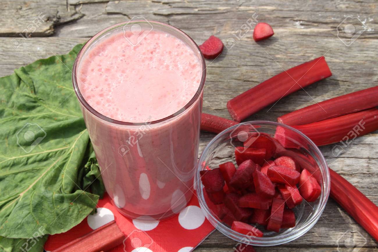 ピンクのルバーブのスムージー の写真素材 画像素材 Image ピンクのルバーブのスムージー の写真素材 画像素材 Image