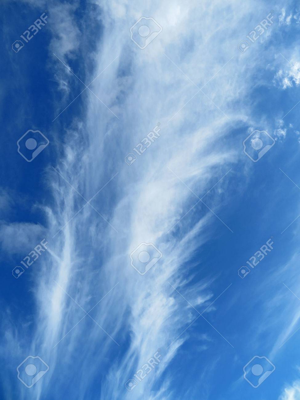 筋状の雲 の写真素材 画像素材 Image 筋状の雲 の写真素材 画像素材 Image