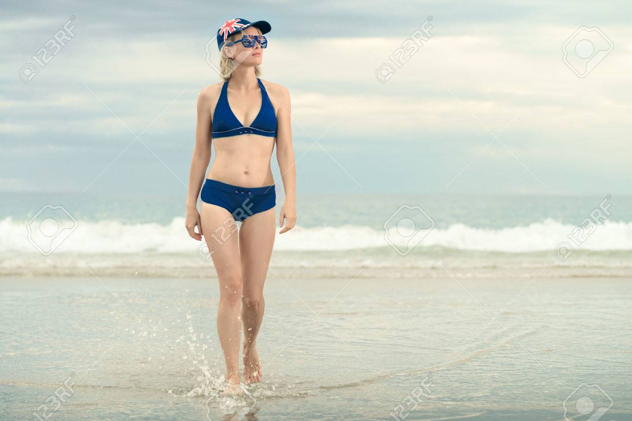 オーストラリアの日にビーチでオーストラリアの女 の写真素材 画像素材 Image