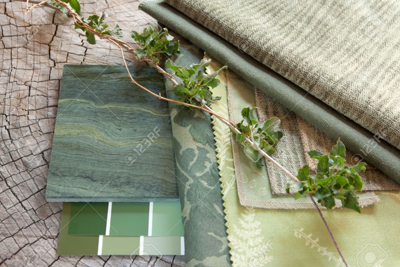 Chantillons De Tissu Vert Avec Des Cartes De Peinture échantillons De  Couleurs Et D'un Carrelage En Pierre Naturelle Banque D'Images Et Photos  Libres De Droits. Image 13850268.