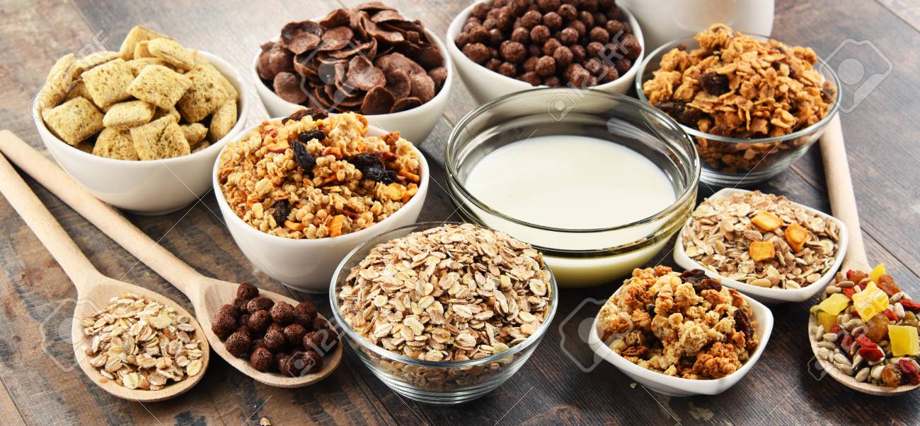 Komposition Mit Verschiedenen Arten Von Frühstückscerealien. Lizenzfreie  Fotos, Bilder Und Stock Fotografie. Image 73383039.