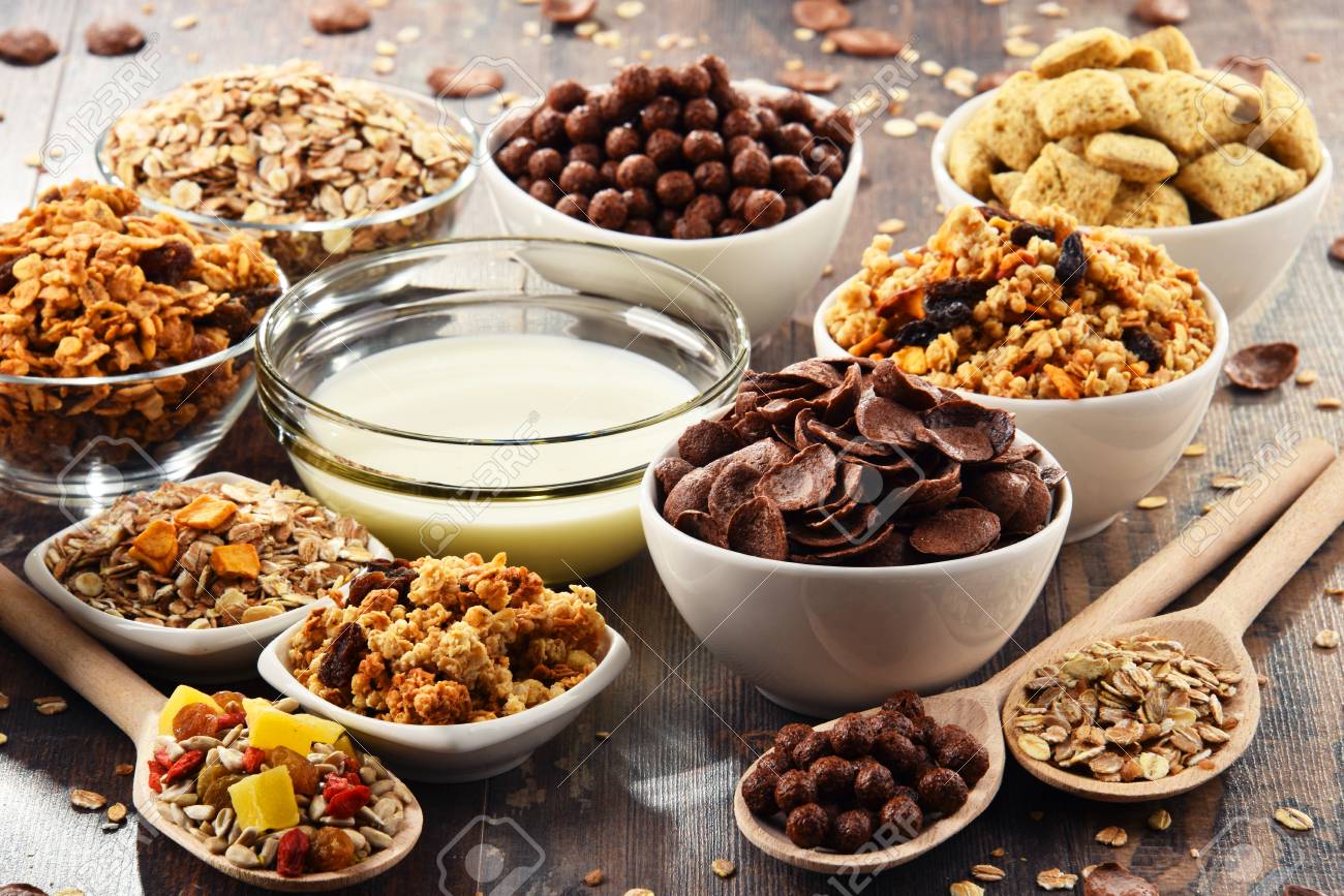 Komposition Mit Verschiedenen Arten Von Frühstückscerealien. Lizenzfreie  Fotos, Bilder Und Stock Fotografie. Image 73347676.