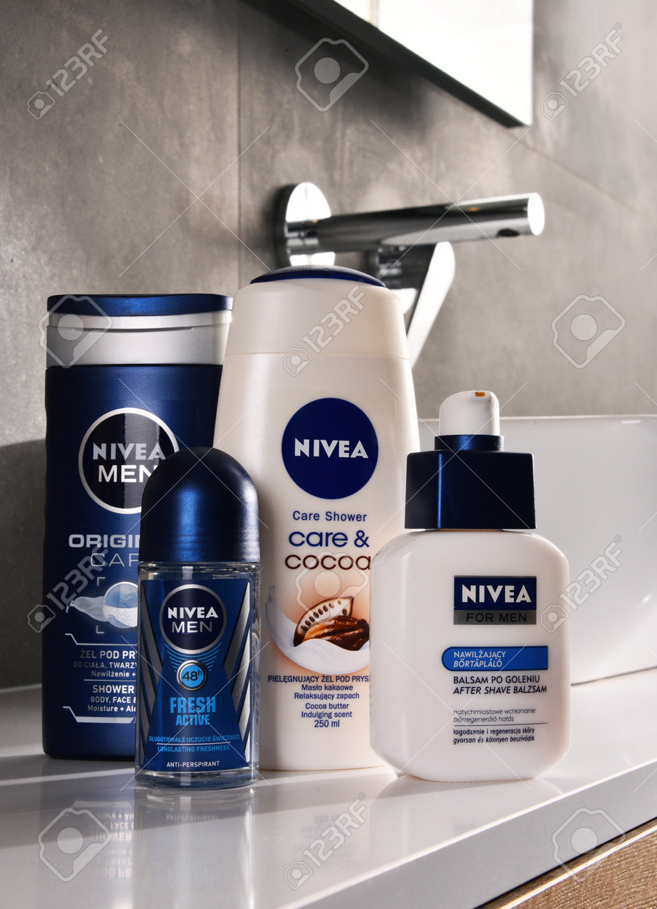 Meuble Salle De Bain Avec Vasque En Pierre ~ poznan pologne 10 novembre 2017 produits nivea marque allemande Meuble Salle De Bain Avec Vasque En Pierre ~ poznan pologne 10 novembre 2017 produits nivea marque allemande