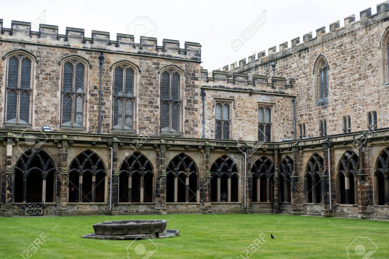 ダラム イギリス 2017 年 5 月 8 日 ダラム大聖堂 大聖堂 教会 キリストを処女マリアと聖カスバート ダラムの祝福します の写真素材 画像素材 Image 83118604