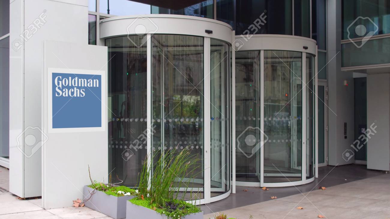 골드만 삭스 그룹, 주식 회사 로고와 거리 간판 보드. 현대 오피스 빌딩. 편집 3D 렌더링 로열티 무료 사진, 그림, 이미지 그리고  스톡포토그래피. Image 70711995