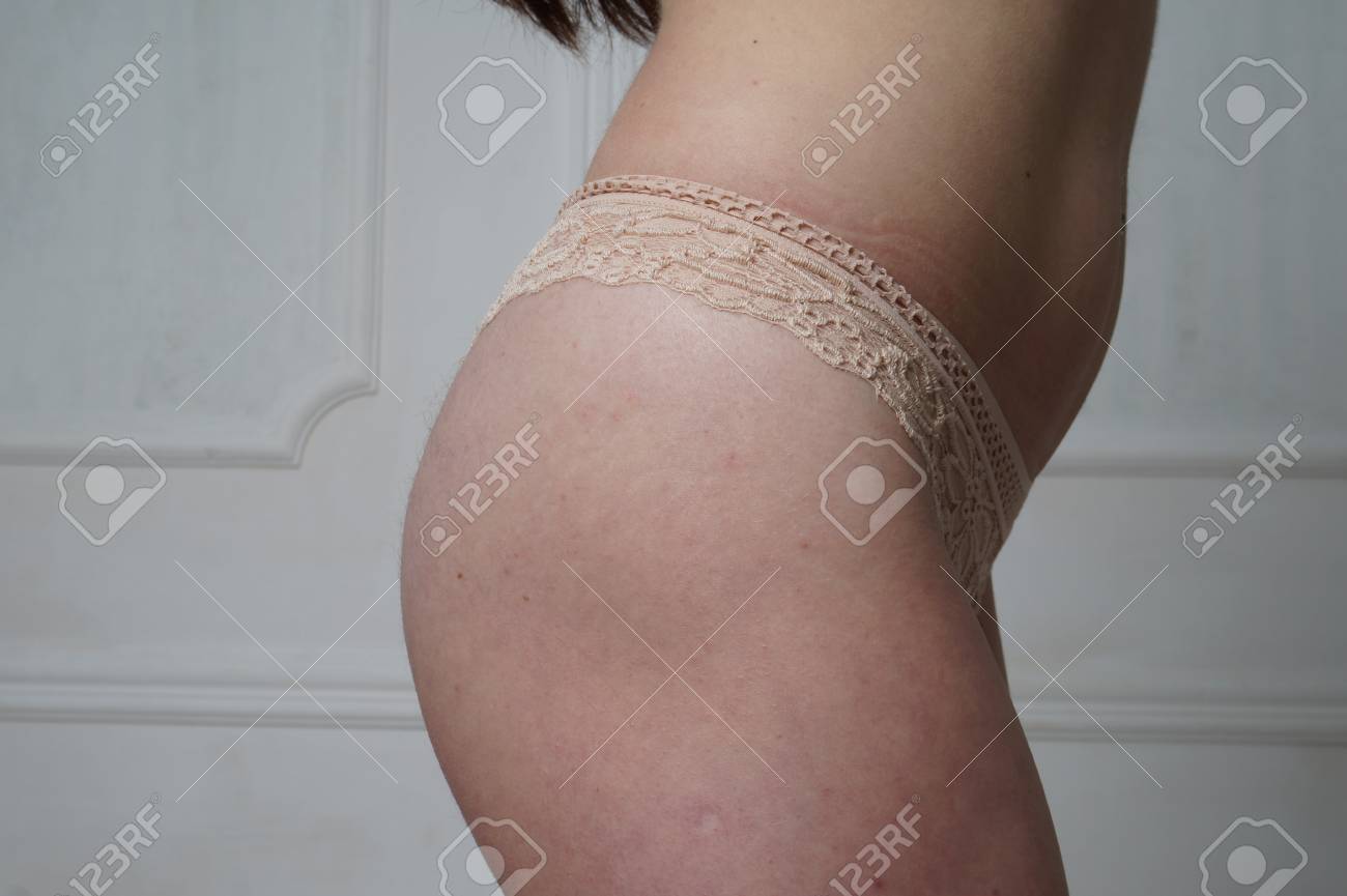 美しいスリムな女性の体 完璧なスリムは引き締まった少女の若い体です フィットネスや整形外科と審美的な美容 しっかりしたお尻 灰色の背景にポーズ黒いビキニでスポーティな女の子は の写真素材 画像素材 Image 美しいスリムな女性の体 完璧なスリムは引き締まった少女の若い体です フィットネスや整形外科と審美的な美容 しっかりしたお尻 灰色の背景にポーズ黒いビキニでスポーティな女の子は の写真素材 画像素材 Image