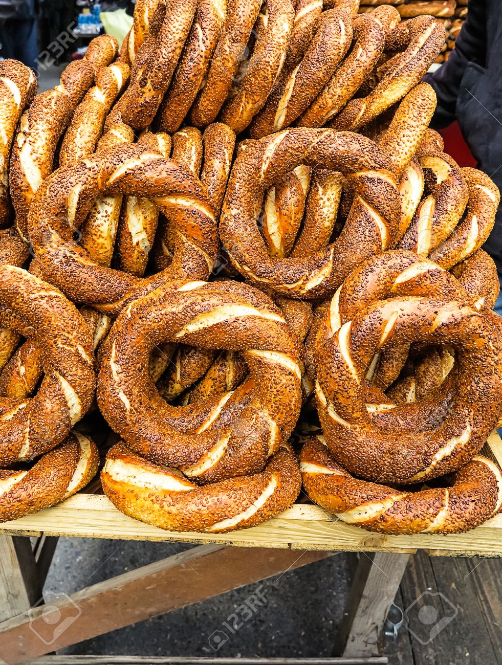 胡麻では 伝統的なプレッツェル トルコ屋台の食べ物 の写真素材 画像素材 Image 胡麻では 伝統的なプレッツェル トルコ屋台の食べ物 の写真素材 画像素材 Image