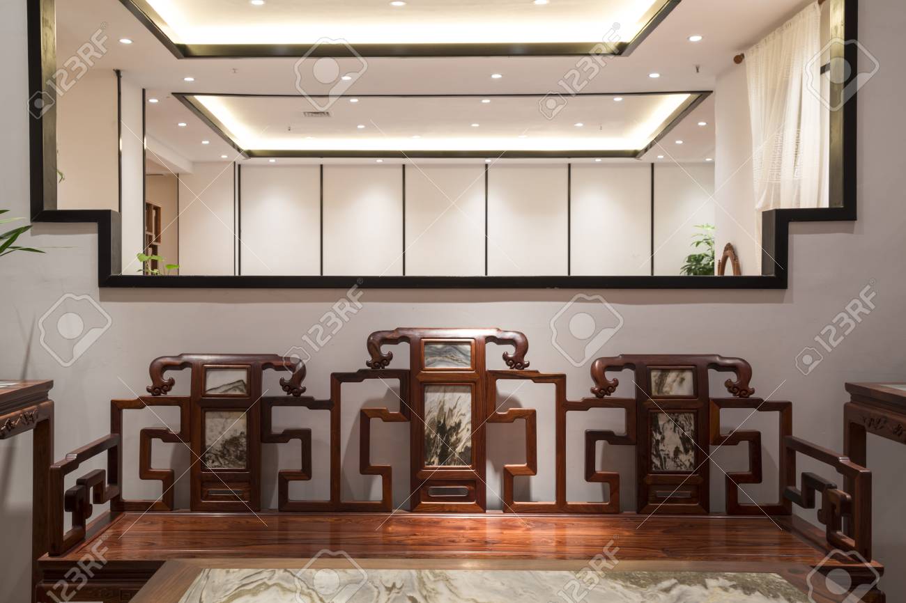 https://previews.123rf.com/images/mountainscreative/mountainscreative1801/mountainscreative180119233/94901605-modern-chinese-red-wood-furniture.jpg