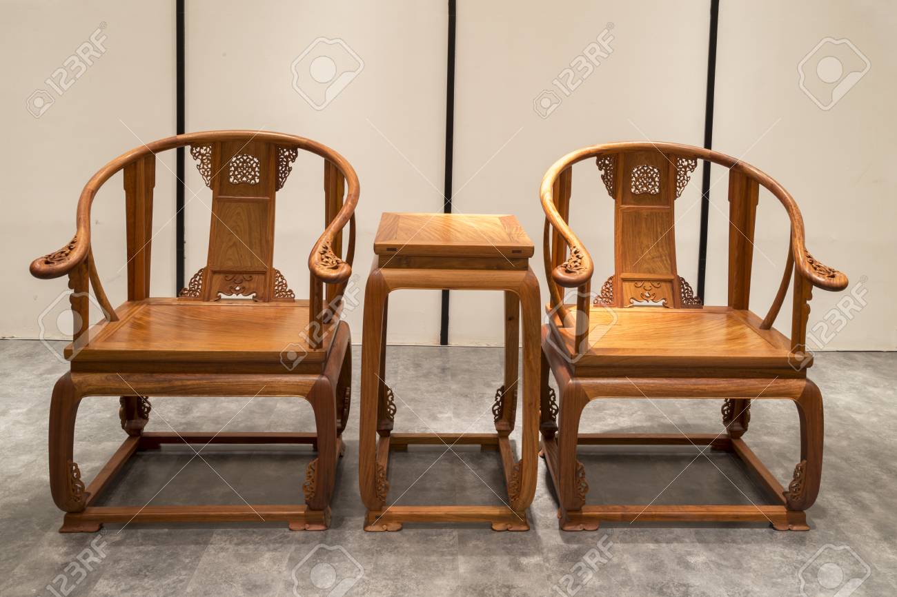 https://previews.123rf.com/images/mountainscreative/mountainscreative1801/mountainscreative180119396/94902080-modern-chinese-red-wood-furniture.jpg