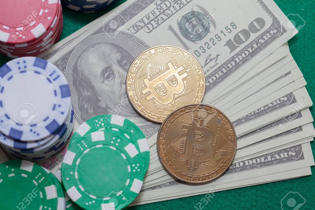 비트 코인, 포커 칩 및 돈, 도박 개념 로열티 무료 사진, 그림, 이미지 그리고 스톡포토그래피. Image 99061084