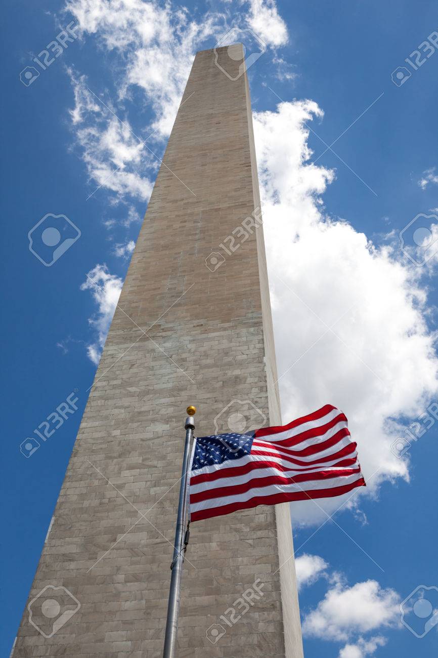 ナショナル モール ワシントン モニュメント ワシントン Dc 米国の首都でアメリカ国旗のオベリスク の写真素材 画像素材 Image