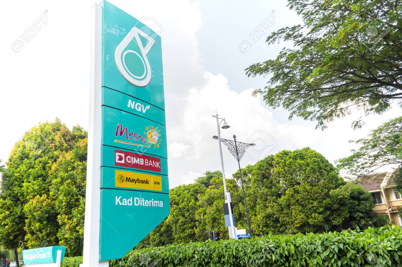Putrajaya Malaysia January 14 2017 Petronas Logo At The Petrol Station Petronas At Putrajaya On January