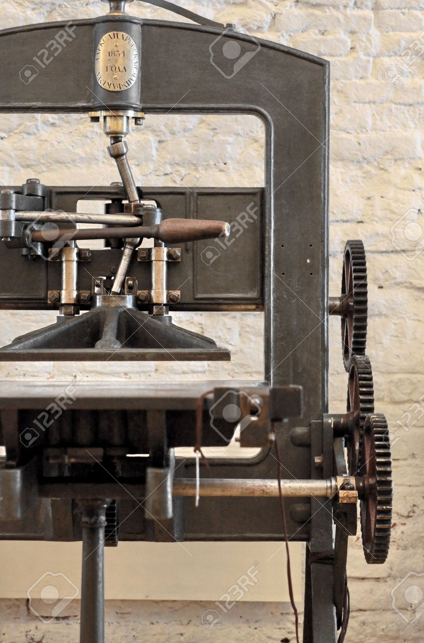 最も古い機械式手ツール印刷機 の写真素材 画像素材 Image