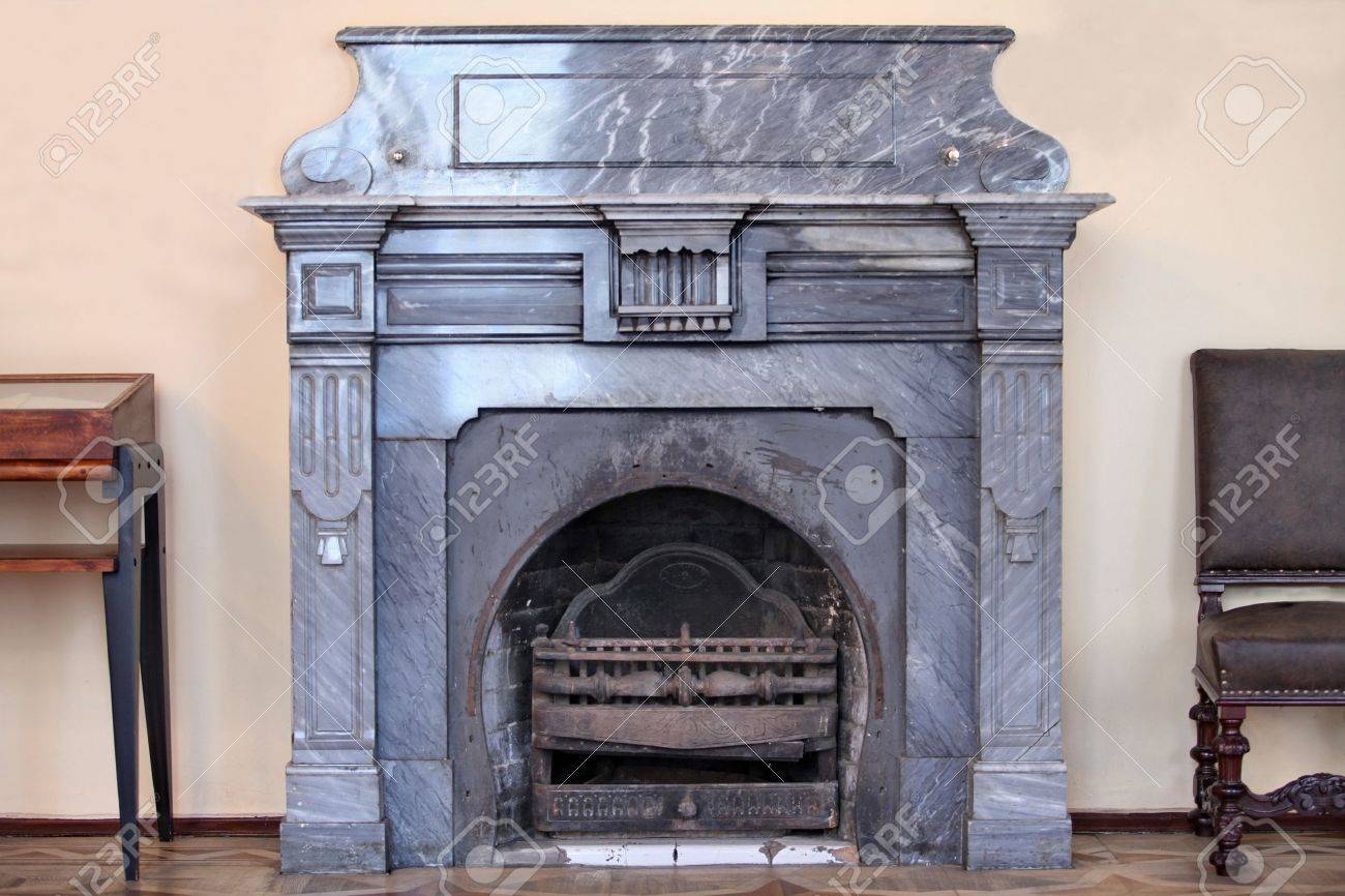 古い暖炉