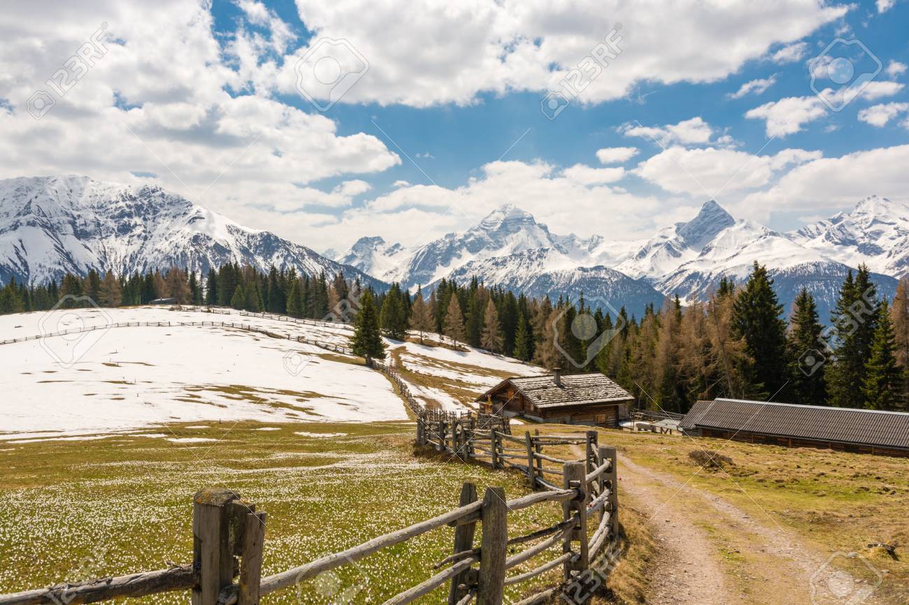 Schone Alpen Von Der Wiesener Alp In Der Schweiz Gesehen Lizenzfreie Fotos Bilder Und Stock Fotografie Image