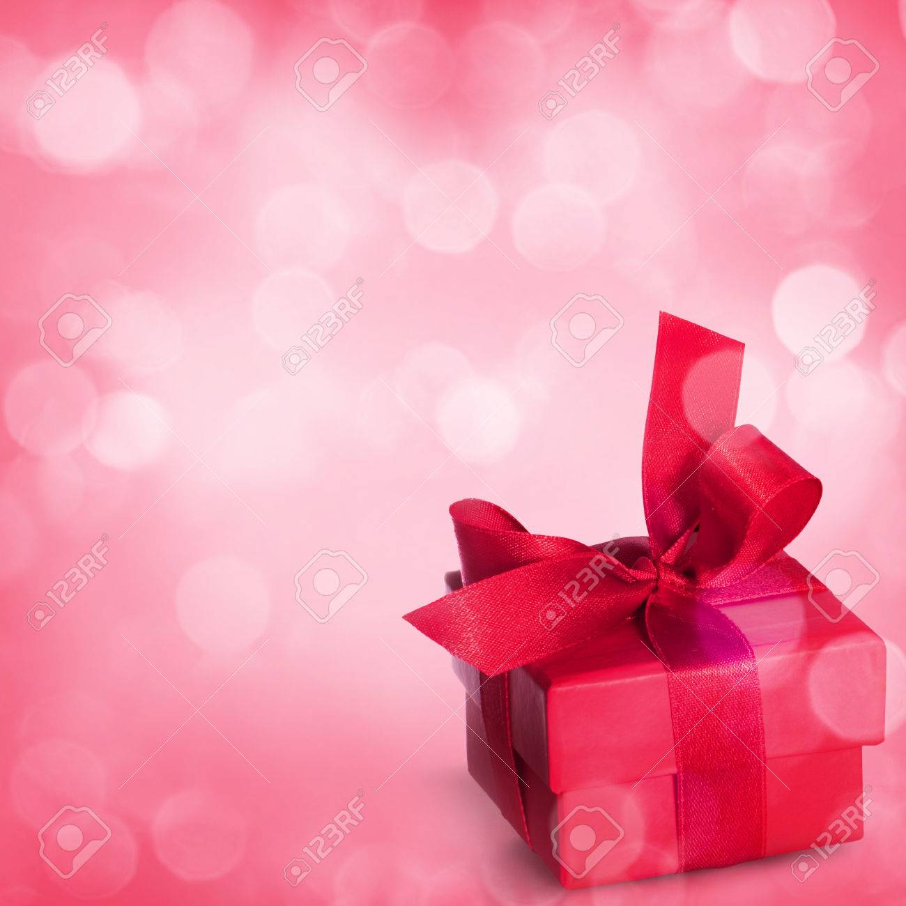 Bouquet of roses and gift box on romantic background - 43347795 Bouquet of roses and gift box on romantic background - 43347795