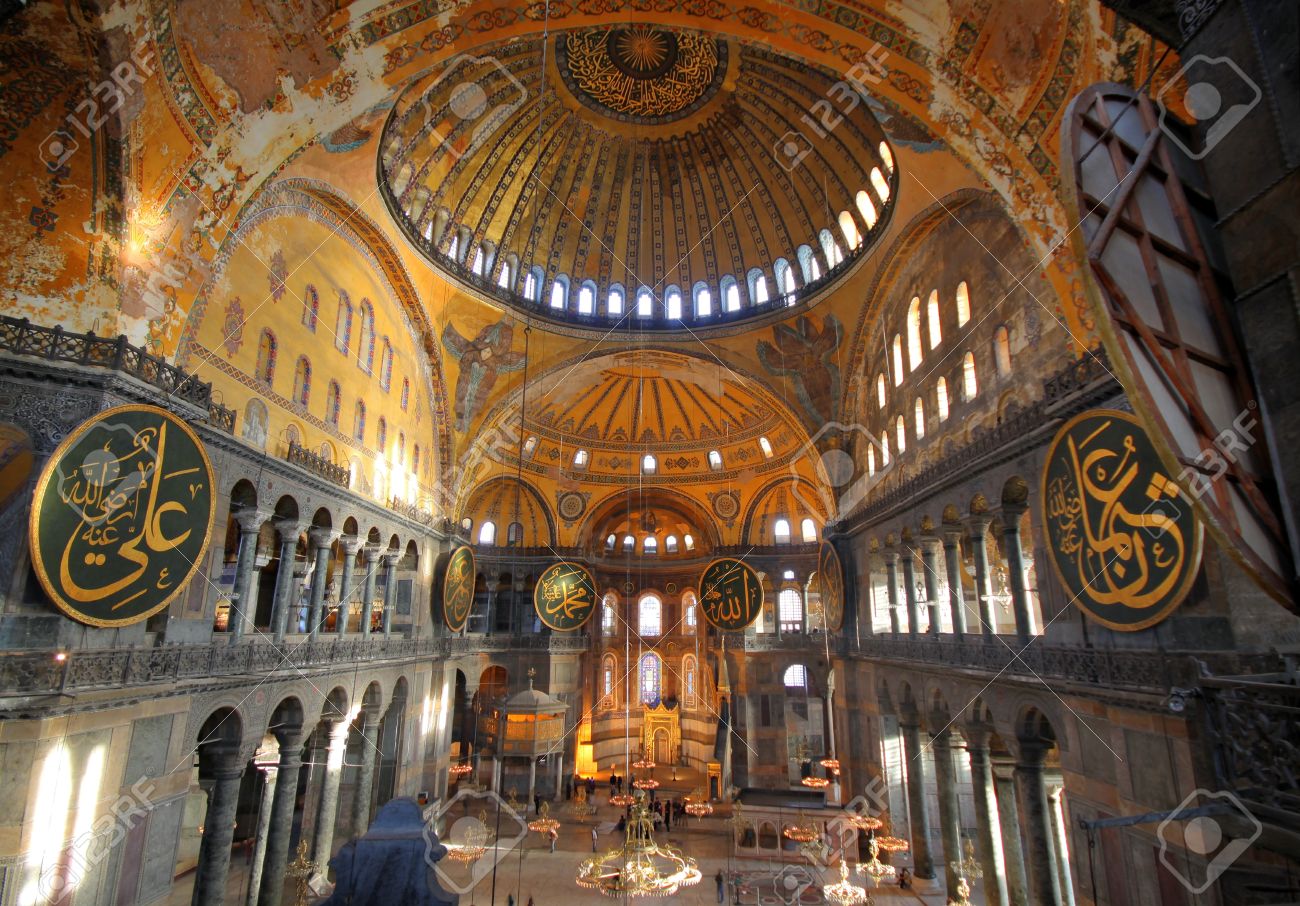 Храм святой софии византия история. А храм св софии в византии. Храм св софии в константинополе. Храм святой софии византия история. Византийские храмы стамбула.