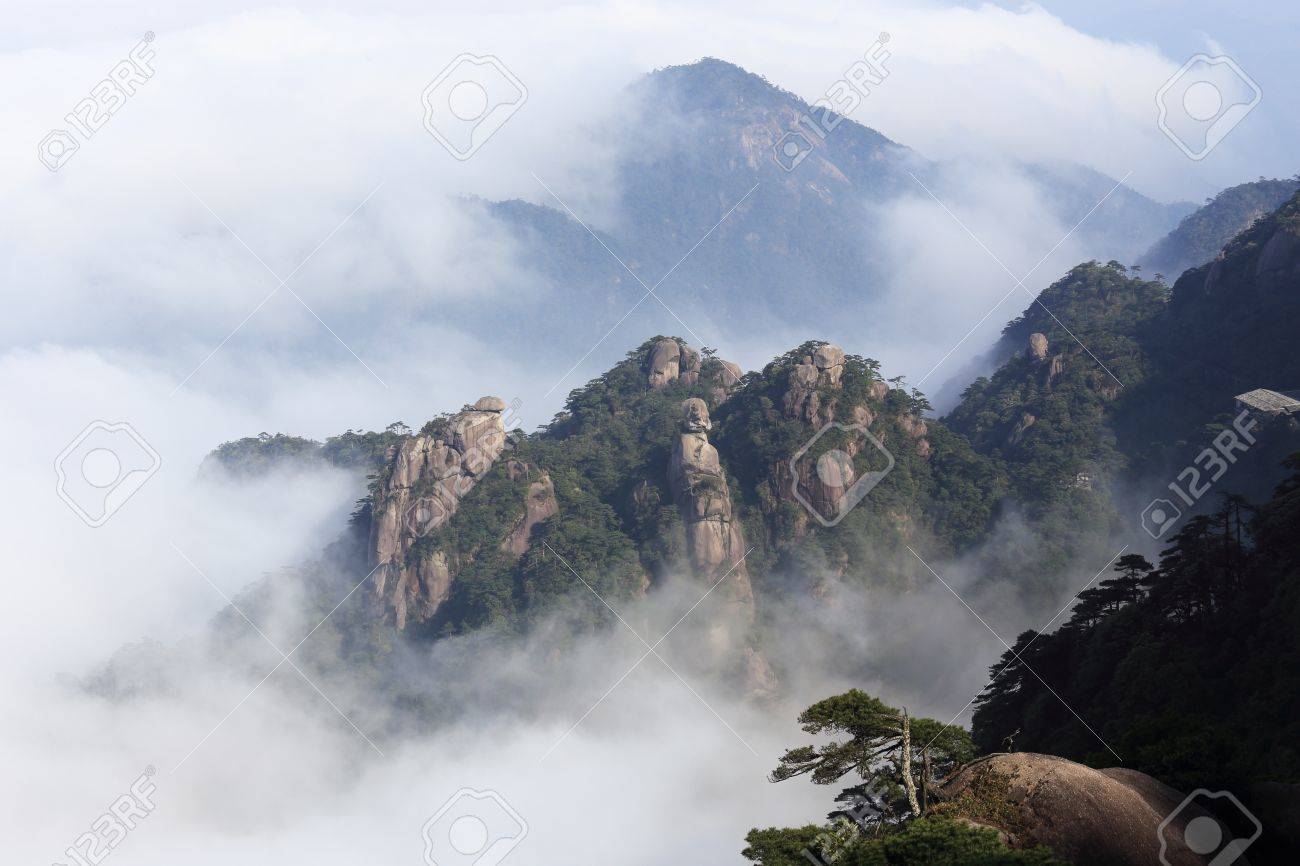 Landscape Of Mountains Of Chinaの写真素材・画像素材 Image 18753563