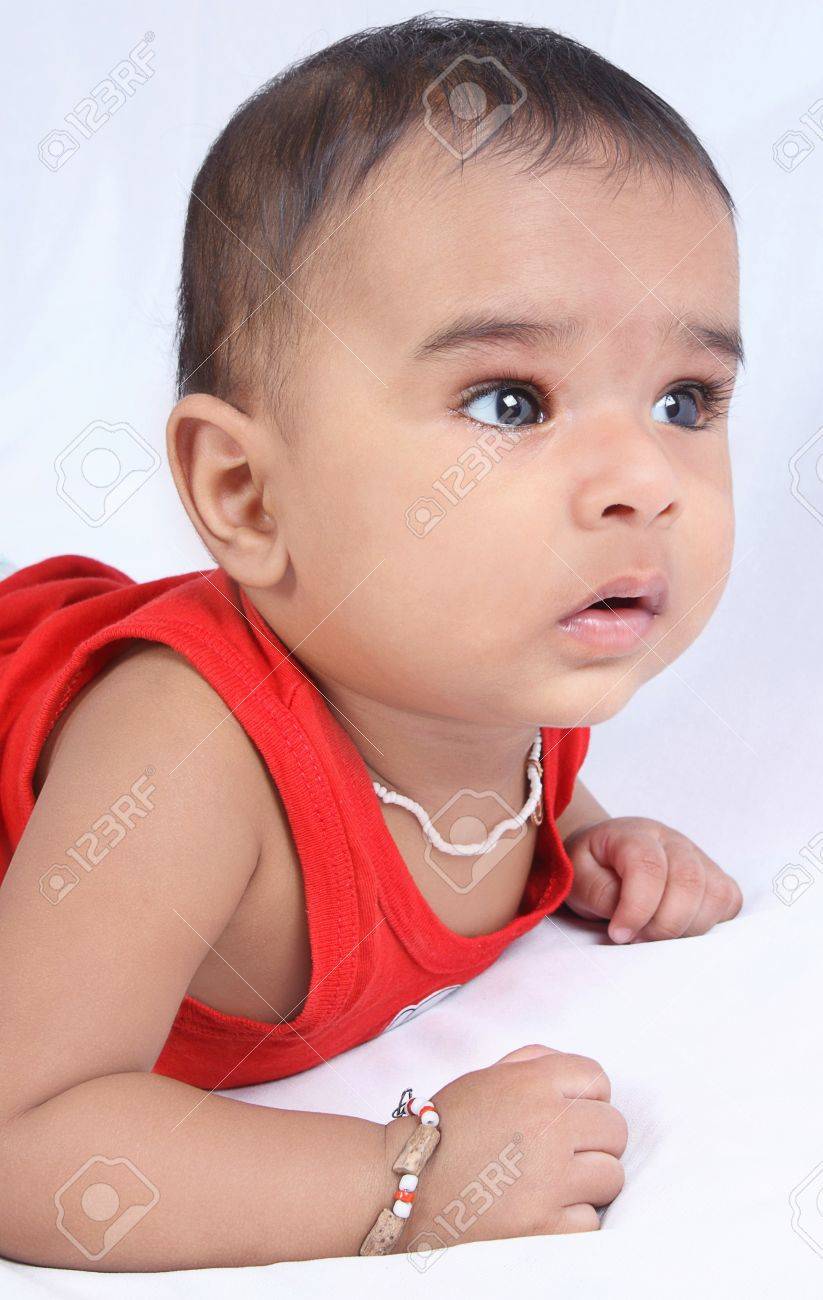 Retrato Del Bebe Lindo Indio Fotos Retratos Imagenes Y Fotografia De Archivo Libres De Derecho Image