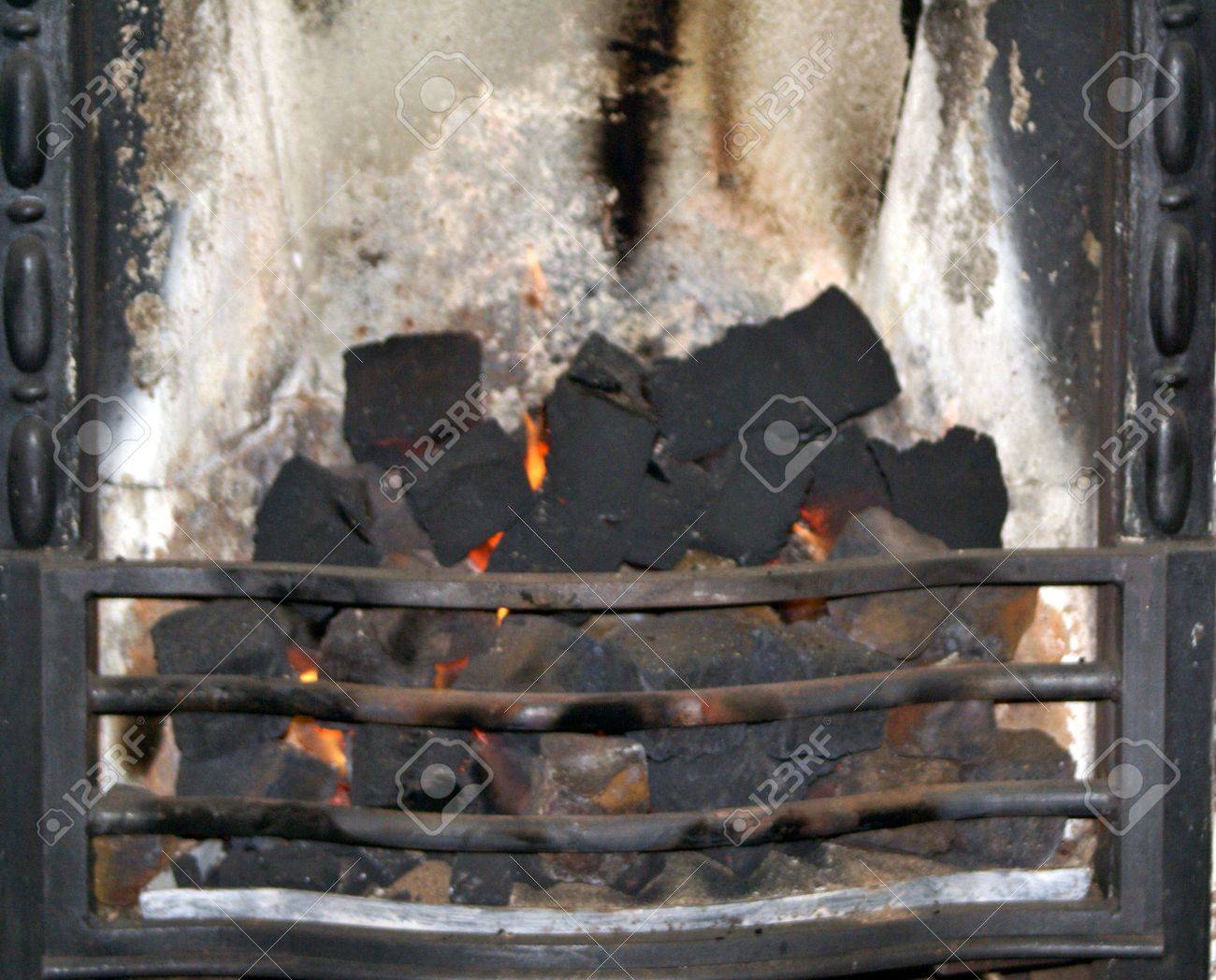 Les Flammes De Gaz Et Des Cendres Inold Anglais Foyer A Gaz Banque