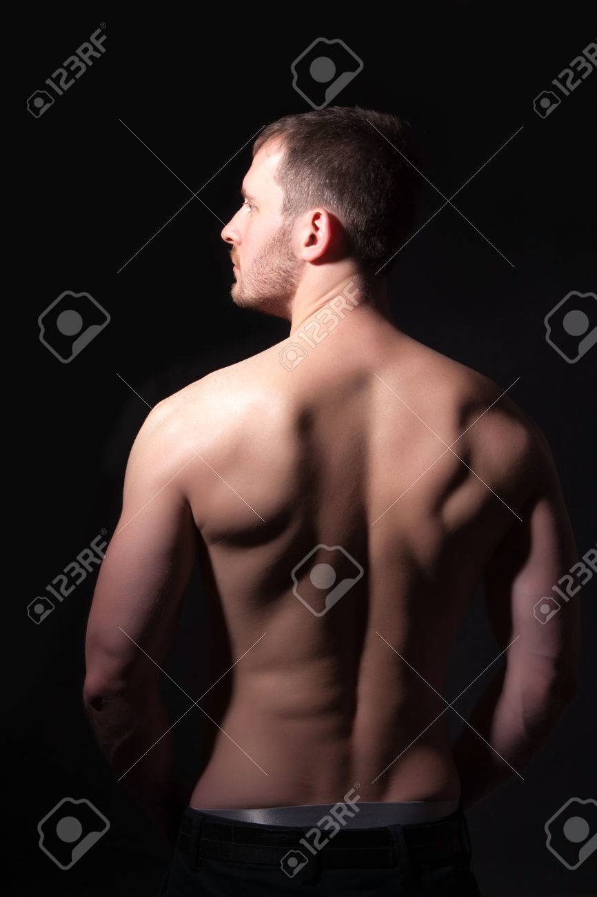 しっかりした造りの裸胸若い男の後姿 の写真素材 画像素材 Image しっかりした造りの裸胸若い男の後姿 の写真素材 画像素材 Image