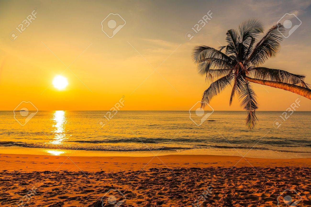 素敵な夕日 の写真素材 画像素材 Image