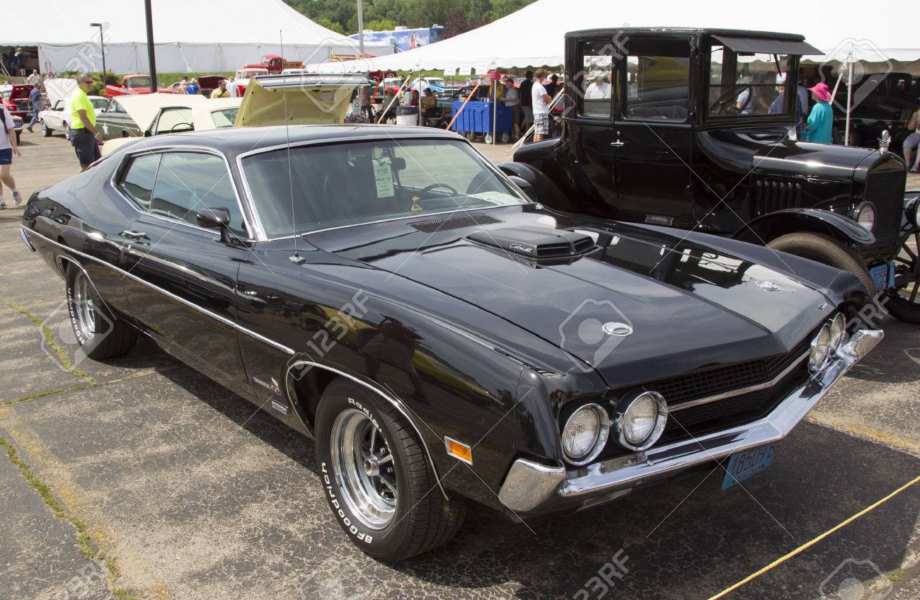 イオーラ ウィスコンシン 7 月 13 1970年フォード トリノのコブラ黒イオーラ第 41 回車ショーで車 13 年 7 月 13 日 Iola ウィスコンシン州 の写真素材 画像素材 Image 2417 イオーラ ウィスコンシン 7 月 13 1970年フォード トリノのコブラ黒イオーラ第 41 回車ショーで車 13 年 7 月 13 日 Iola ウィスコンシン州 の写真素材 画像素材 Image 2417