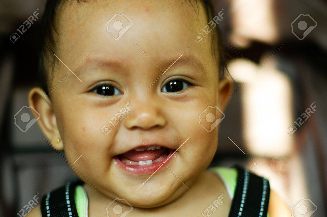 when can toddlers face front