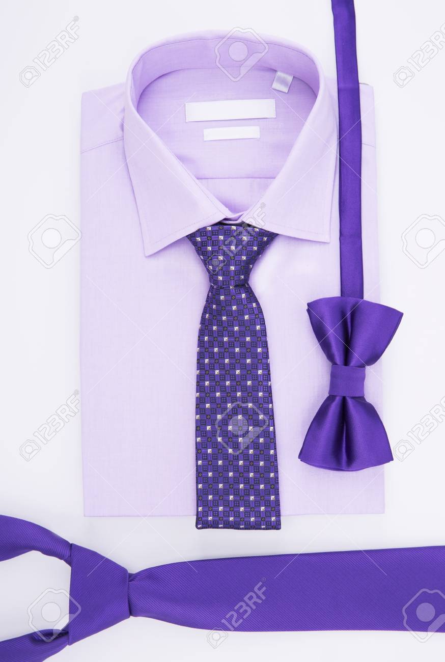 camisa lila corbata morada