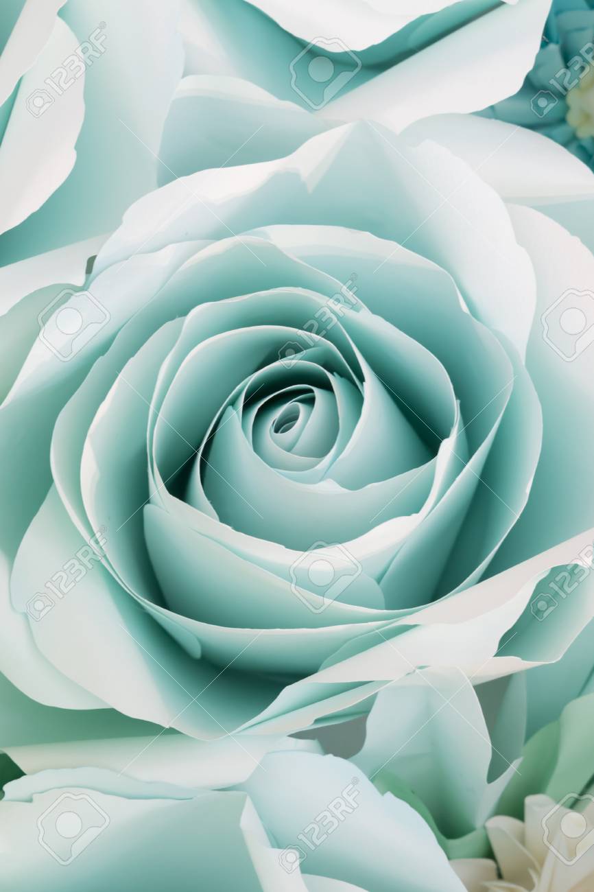 Belle Romantique Et Realiste De Fleurs En Papier Banque D Images Et Photos Libres De Droits Image