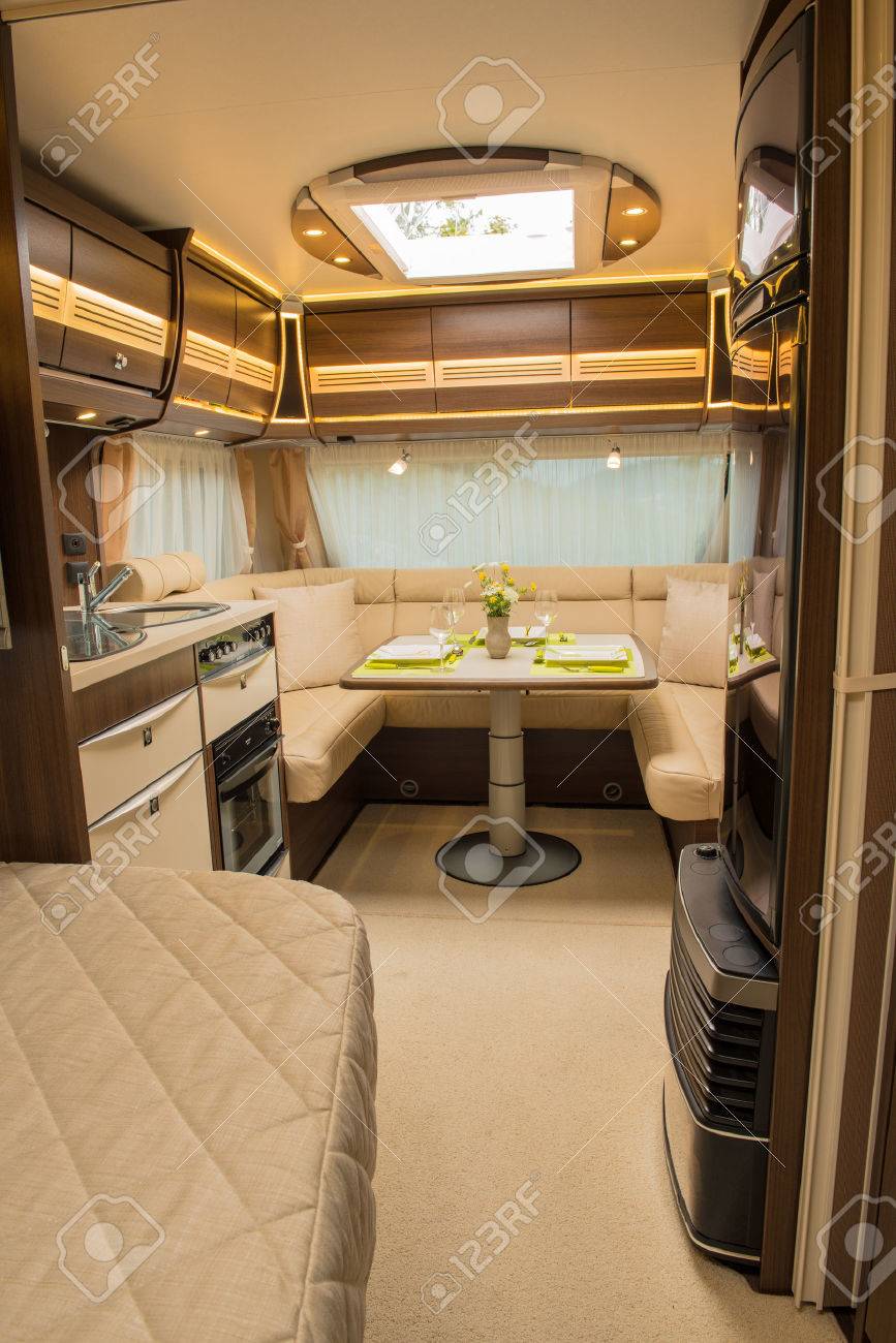 キャンピングカーのインテリア の写真素材 画像素材 Image