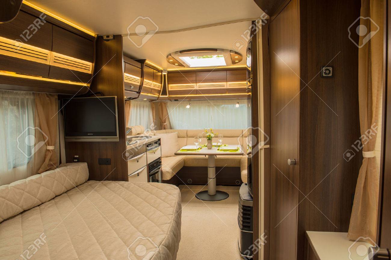 キャンピングカーのインテリア の写真素材 画像素材 Image
