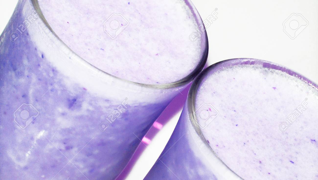 青いスムージー メガネ カップル クローズ アップ の写真素材 画像素材 Image