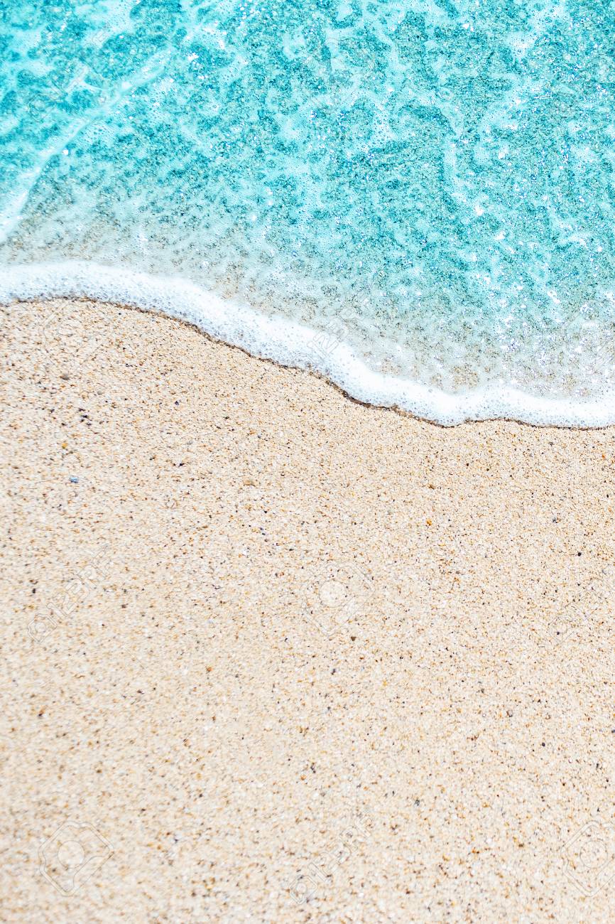 Sea Beach Y Onda Suave Del Oceano Azul Dia De Verano Y Fondo De Playa De Arena Fotos Retratos Imagenes Y Fotografia De Archivo Libres De Derecho Image