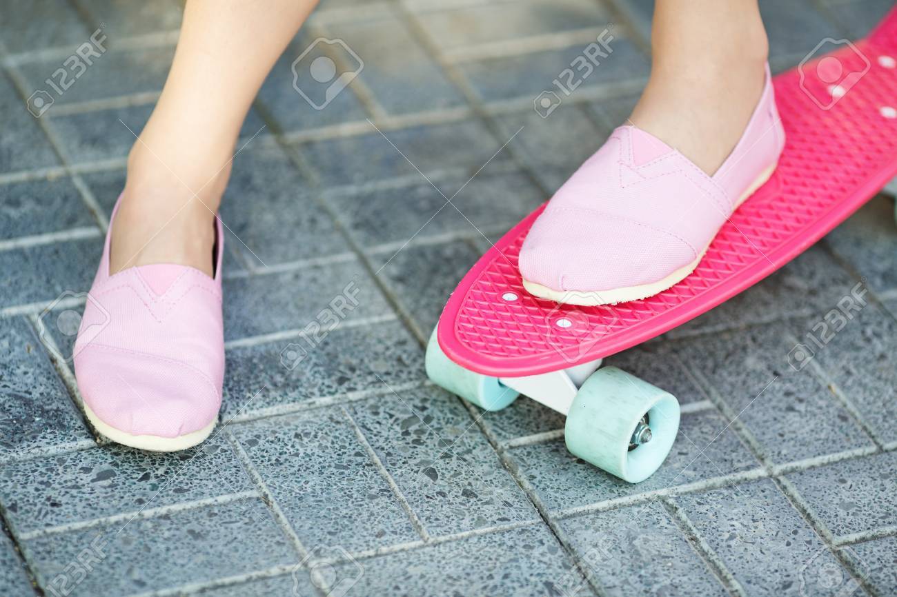 pink sneakers for girl
