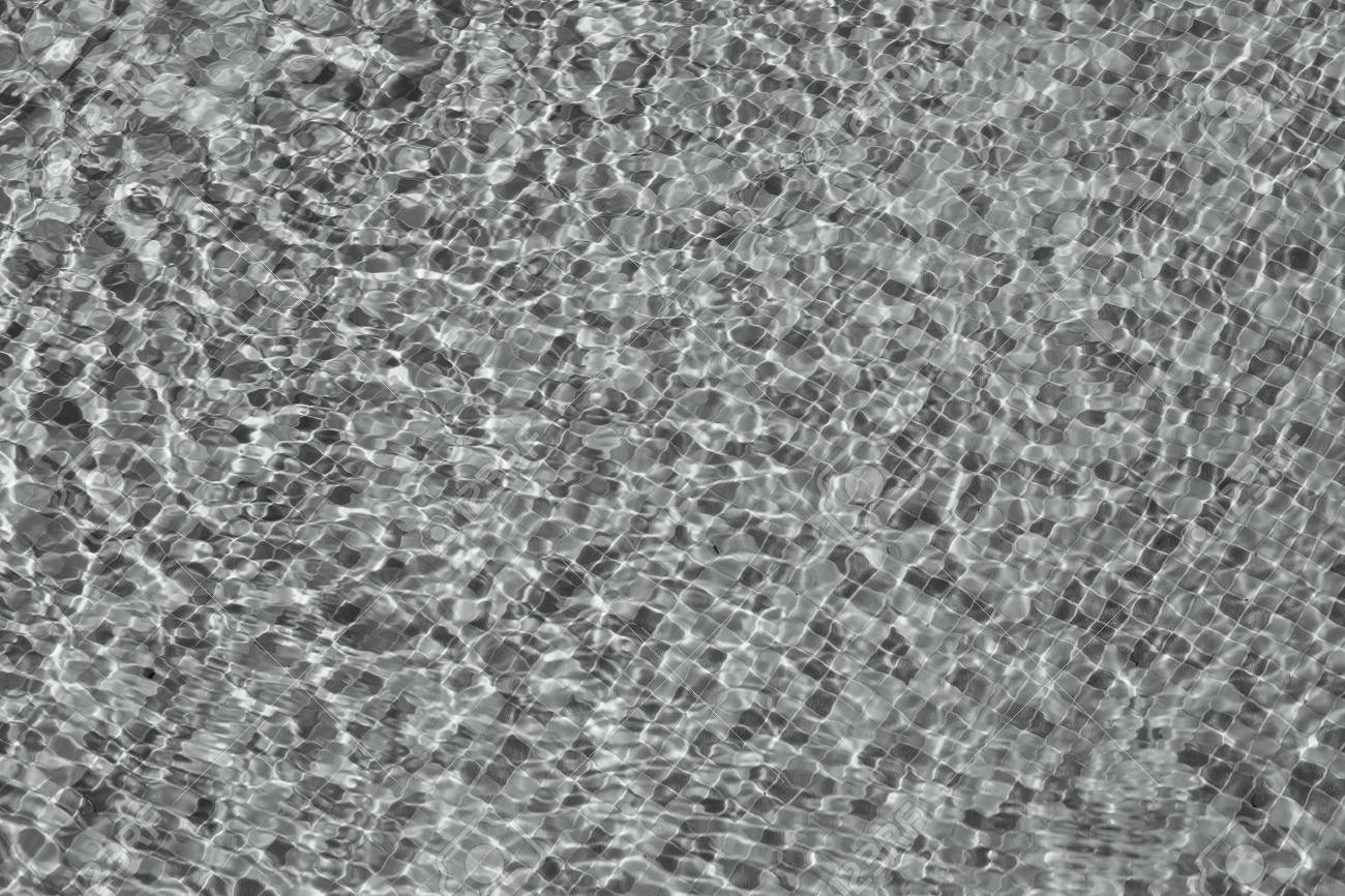 수영장 바닥 부식 리플 및 파도 배경 텍스처와 흐름. 흑백 사진 로열티 무료 사진, 그림, 이미지 그리고 스톡포토그래피. Image  88496937