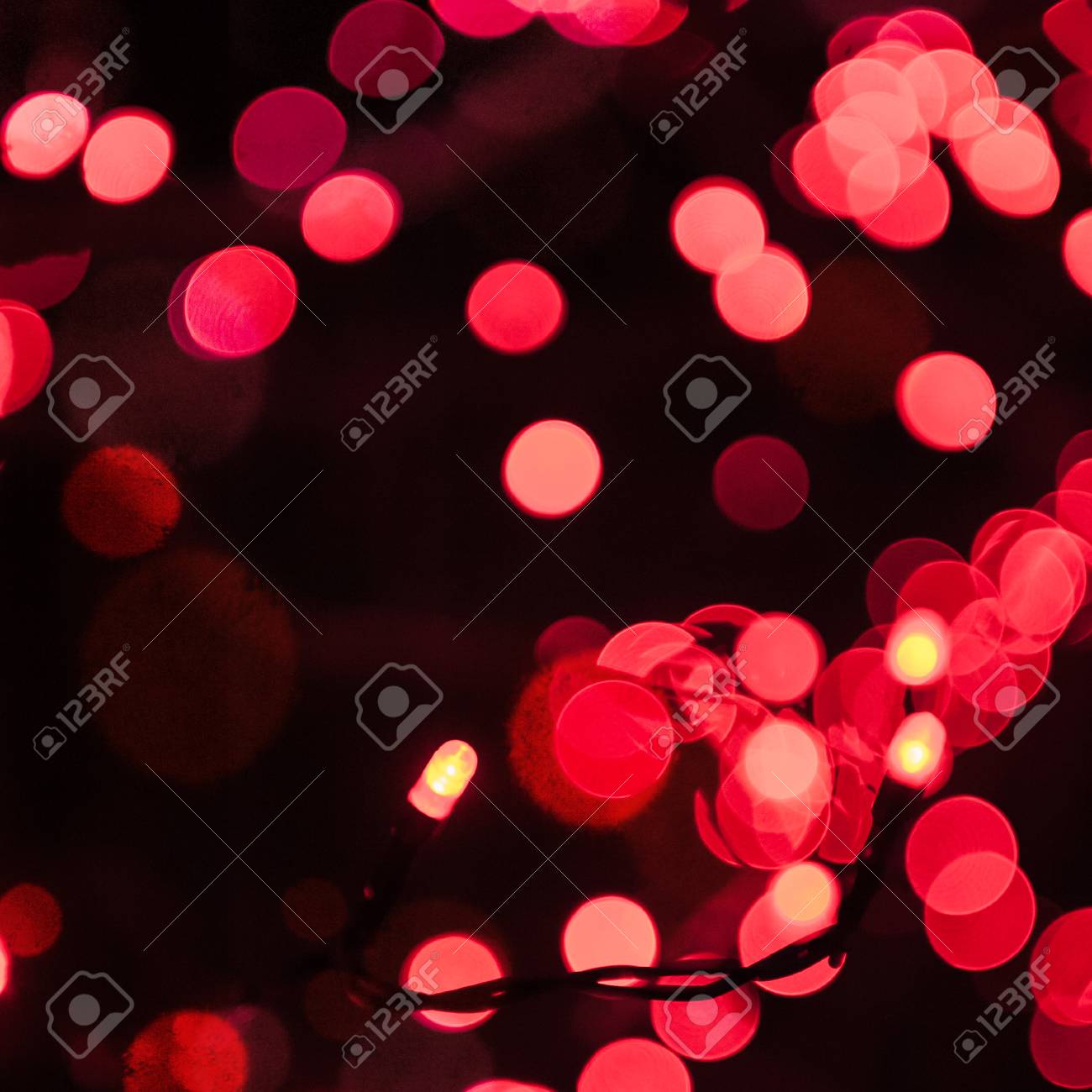 赤い電球クリスマス ガーランド カラフルなライトと光沢のある背景 の写真素材 画像素材 Image 赤い電球クリスマス ガーランド カラフルなライトと光沢のある背景 の写真素材 画像素材 Image