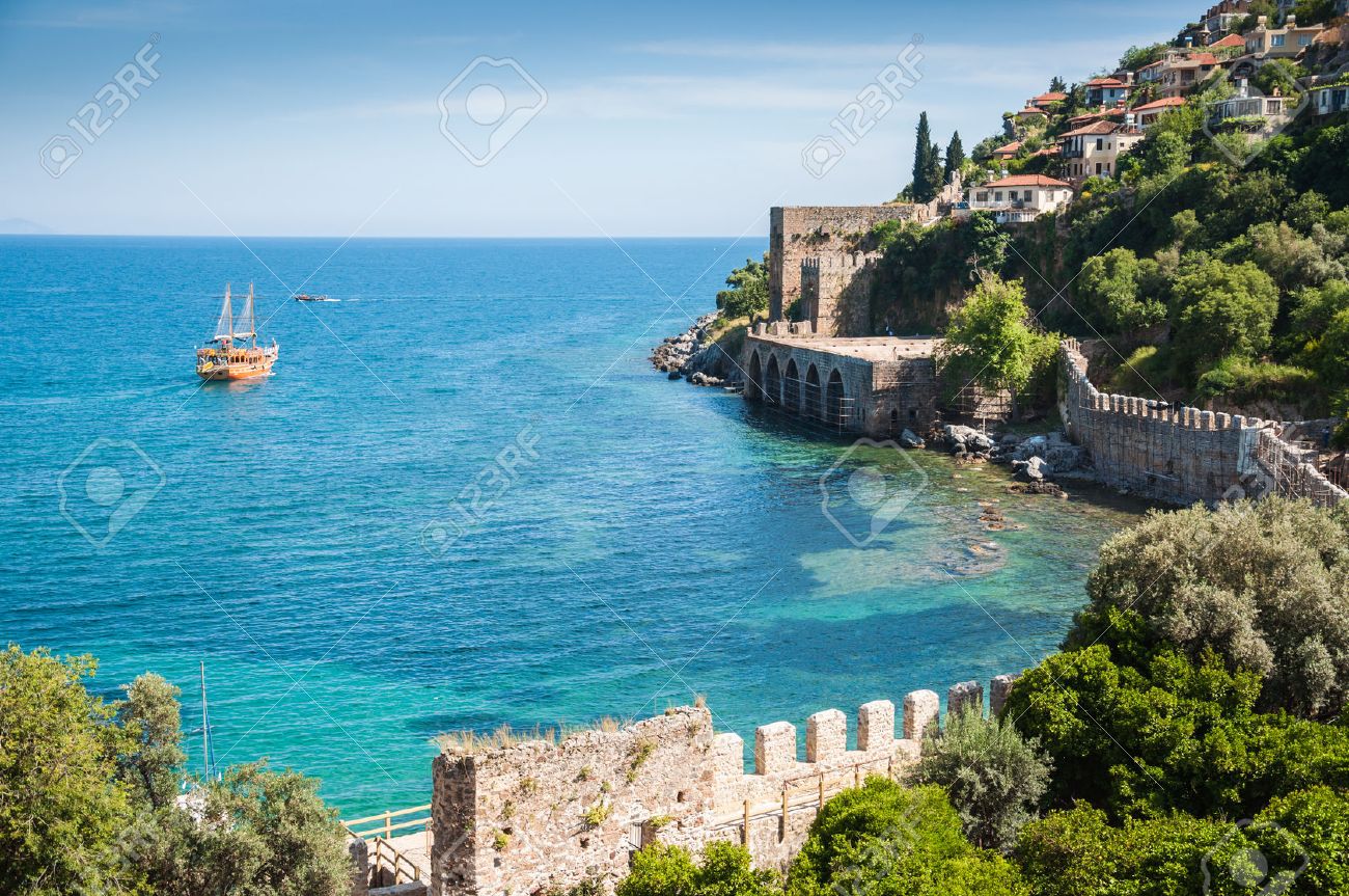 Plage De La Mer A Alanya Turquie Banque D Images Et Photos Libres De Droits Image 45746664